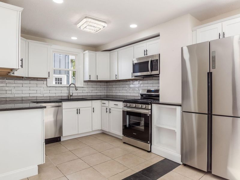 1156 S Champion Avenue , Columbus, OH 43206 Photo 14