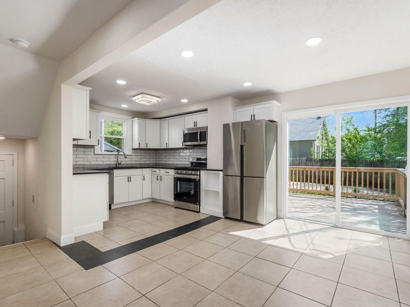 1156 S Champion Avenue , Columbus, OH 43206 Photo 16