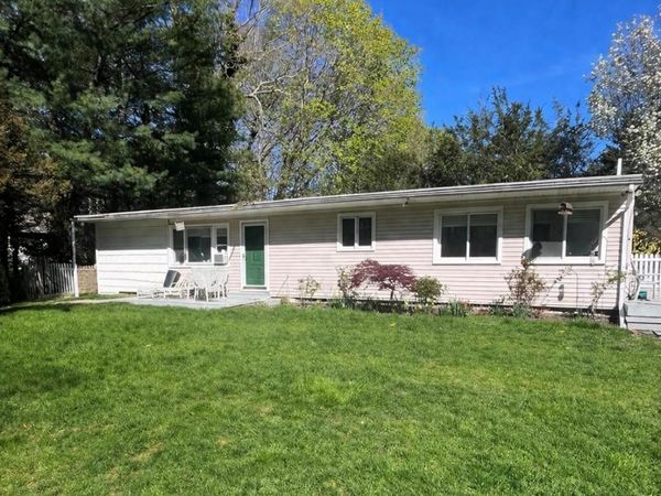 531 Montauk Highway, Westhampton Beach, NY 11978