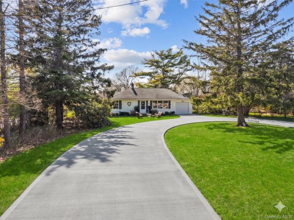 84 Evergreen Avenue , East Moriches, NY 11940