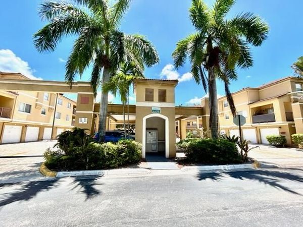 741 N Pine Island Road, Unit 303, Plantation, FL 33324