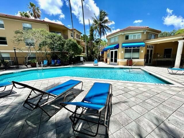 741 N Pine Island Road, Unit 303, Plantation, FL 33324 Photo