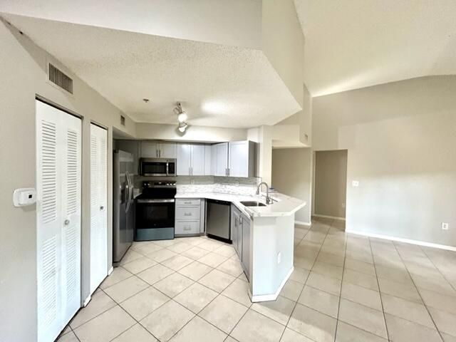 741 N Pine Island Road, Unit 303, Plantation, FL 33324 Photo