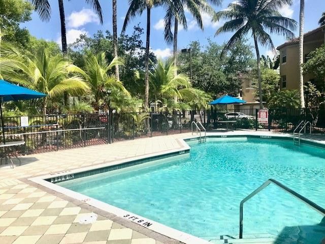 741 N Pine Island Road, Unit 303, Plantation, FL 33324 Photo