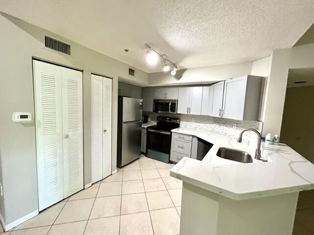 741 N Pine Island Road, Unit 303, Plantation, FL 33324 Photo