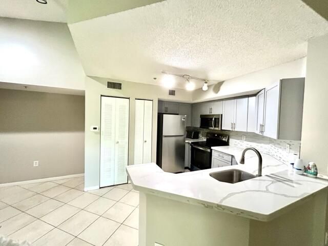 741 N Pine Island Road, Unit 303, Plantation, FL 33324 Photo