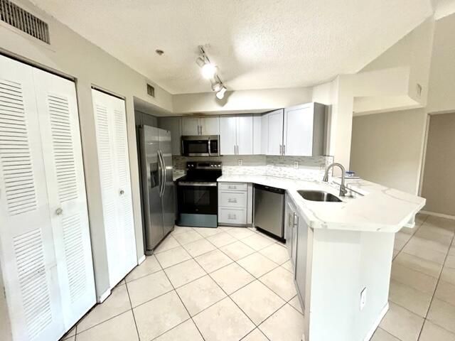 741 N Pine Island Road, Unit 303, Plantation, FL 33324 Photo