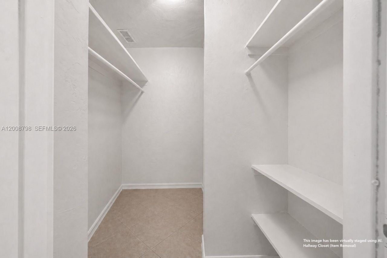 5825 Collins Ave , Unit 2E, Miami Beach, FL 33140 Photo