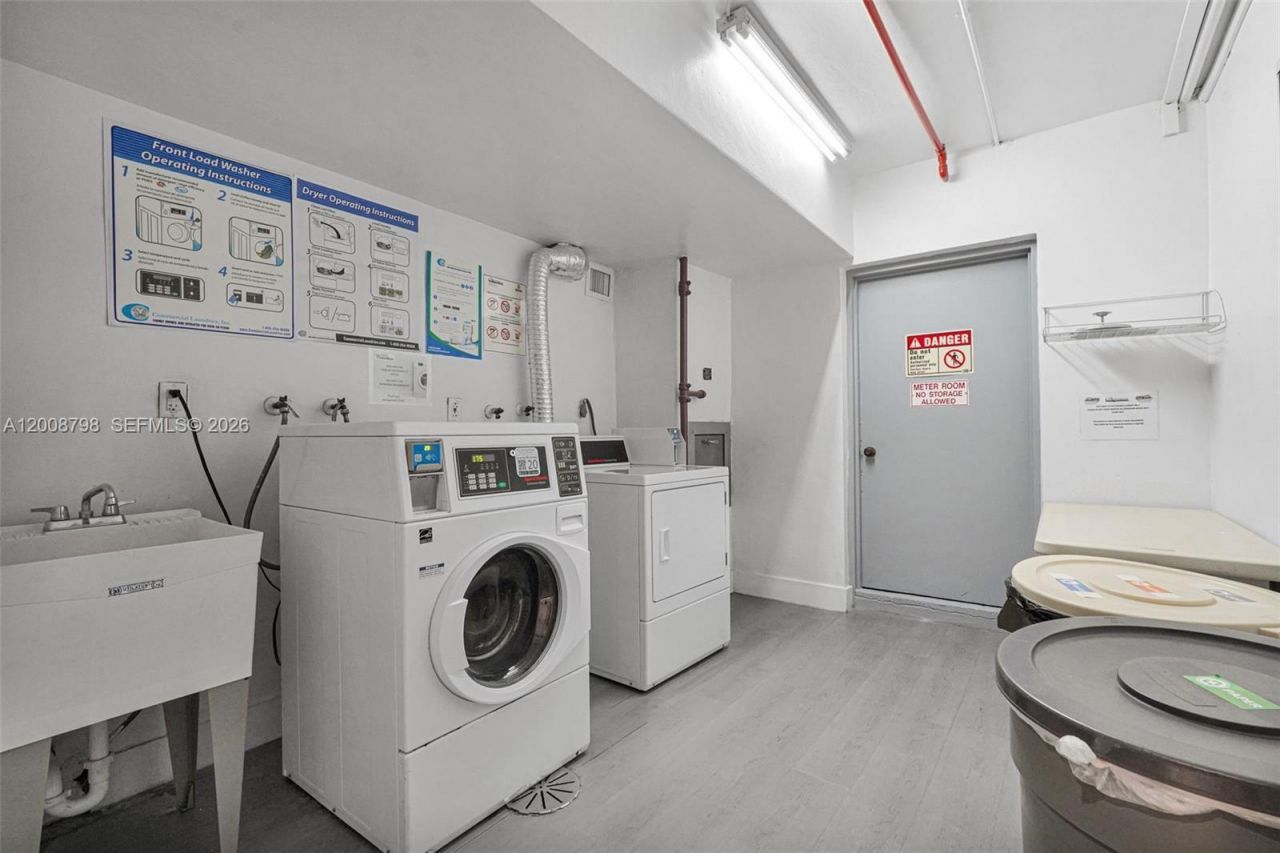 5825 Collins Ave , Unit 2E, Miami Beach, FL 33140 Photo