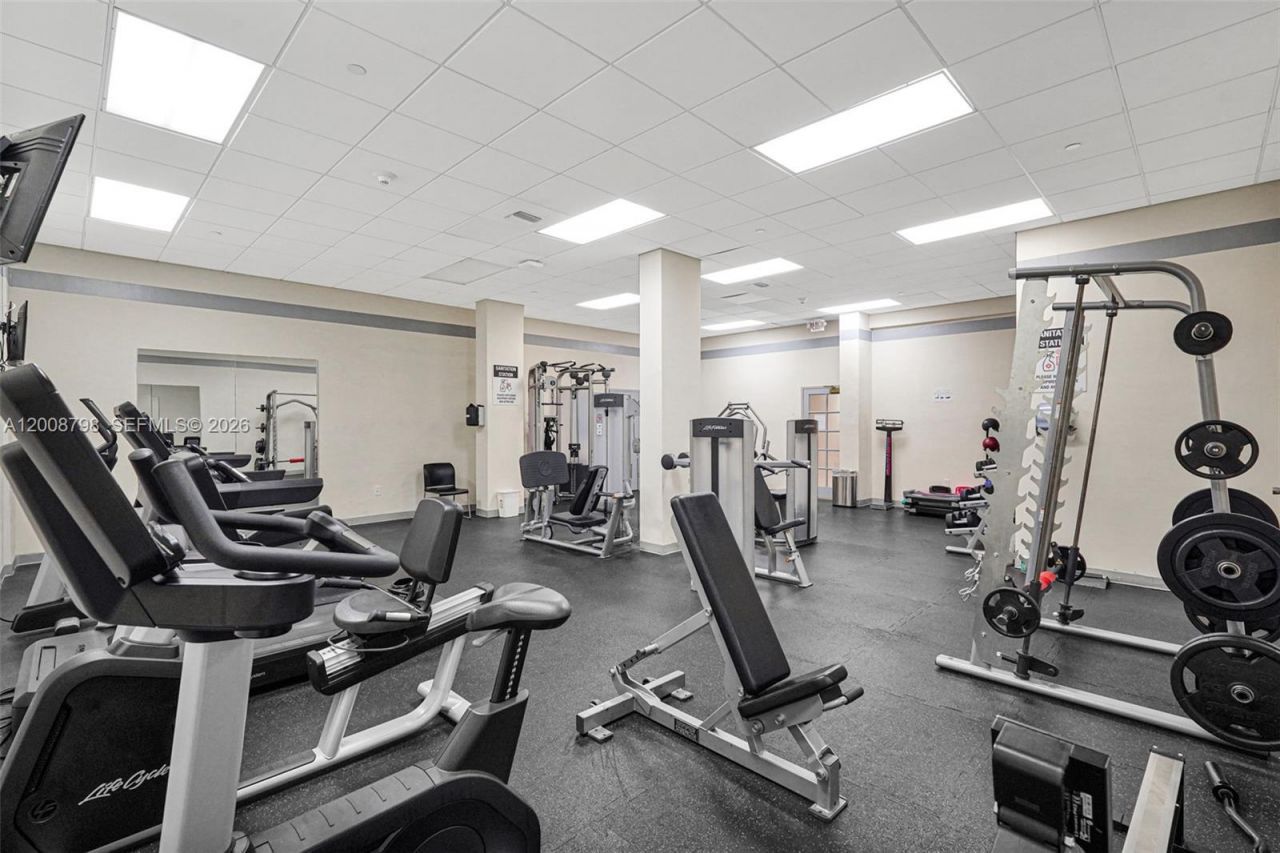 5825 Collins Ave , Unit 2E, Miami Beach, FL 33140 Photo