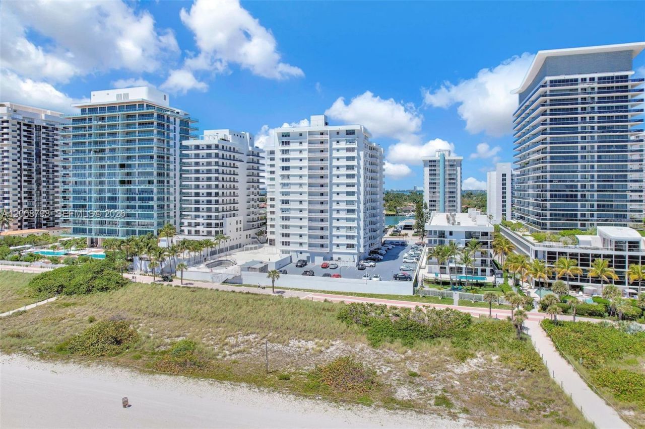 5825 Collins Ave , Unit 2E, Miami Beach, FL 33140 Photo