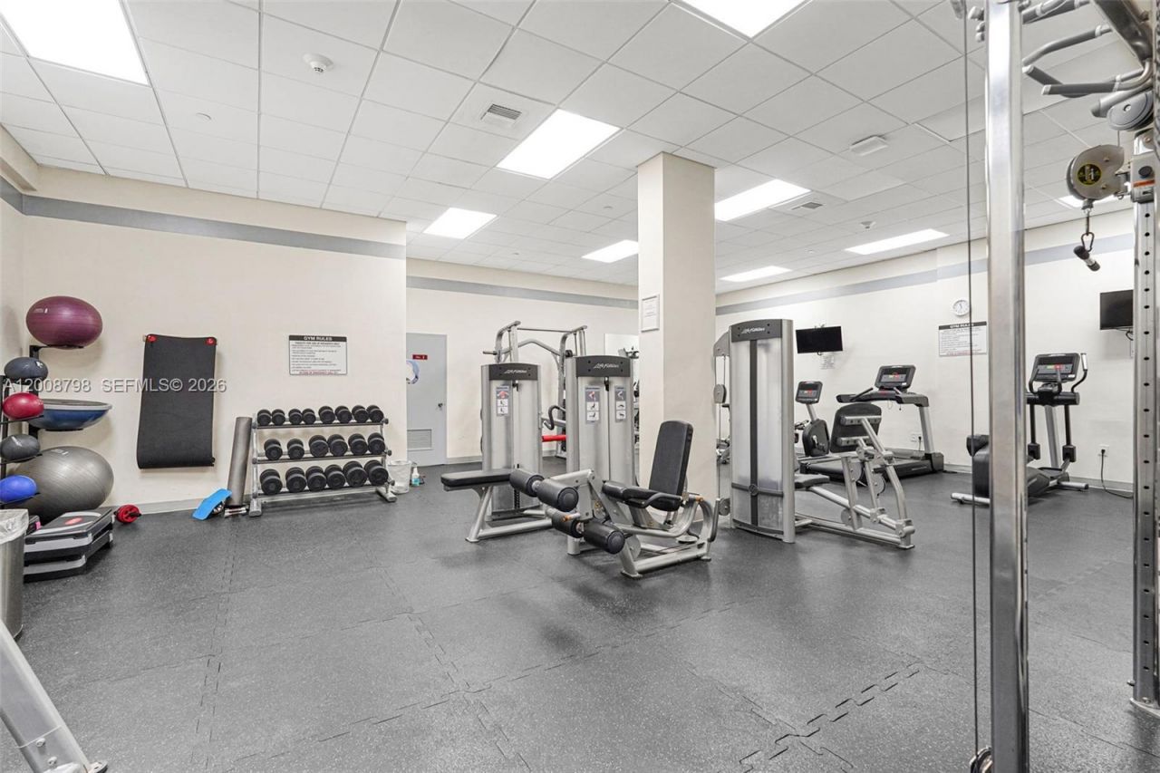 5825 Collins Ave , Unit 2E, Miami Beach, FL 33140 Photo