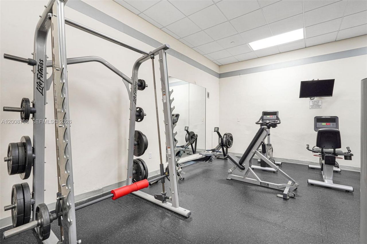 5825 Collins Ave , Unit 2E, Miami Beach, FL 33140 Photo