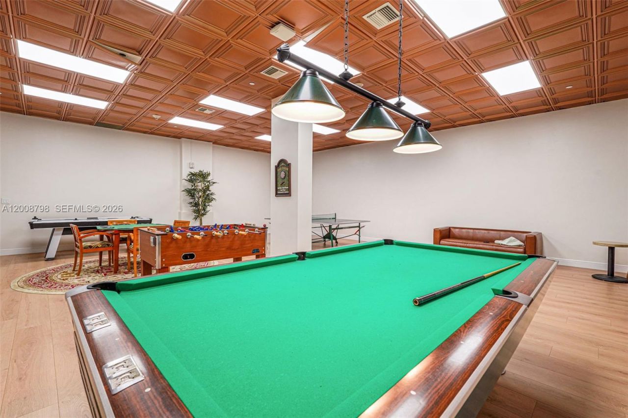5825 Collins Ave , Unit 2E, Miami Beach, FL 33140 Photo