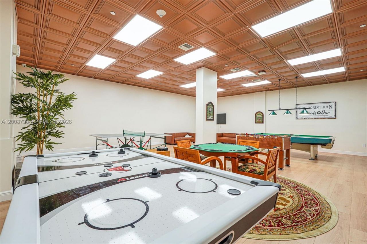 5825 Collins Ave , Unit 2E, Miami Beach, FL 33140 Photo