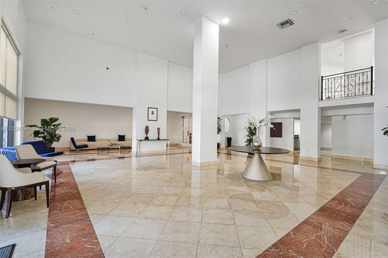 5825 Collins Ave , Unit 2E, Miami Beach, FL 33140 Photo
