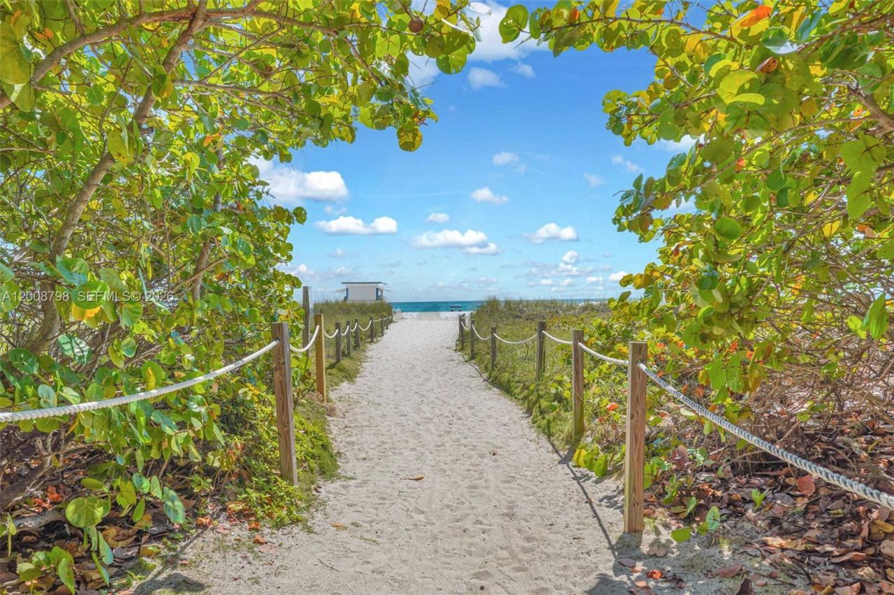 5825 Collins Ave , Unit 2E, Miami Beach, FL 33140 Photo