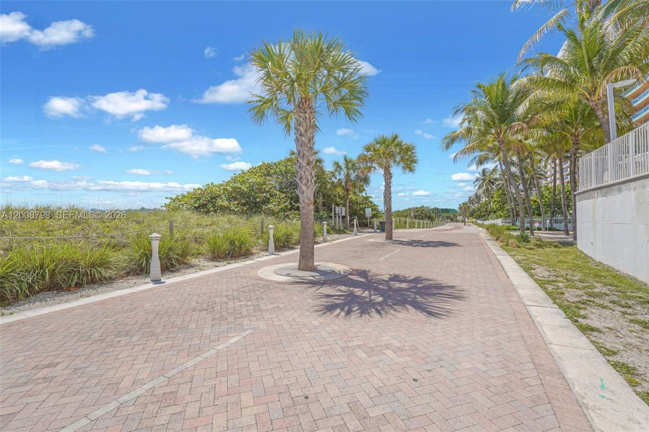 5825 Collins Ave , Unit 2E, Miami Beach, FL 33140 Photo