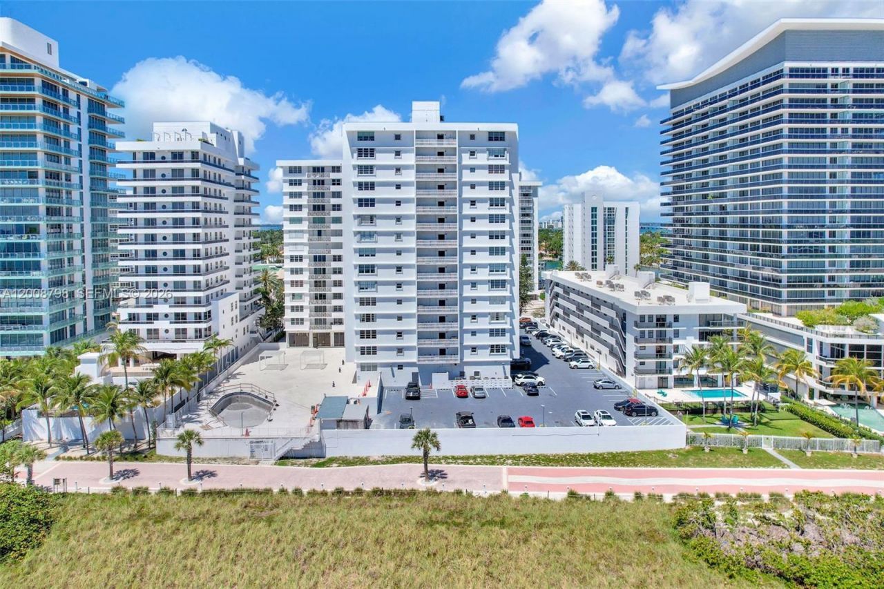 5825 Collins Ave , Unit 2E, Miami Beach, FL 33140 Photo