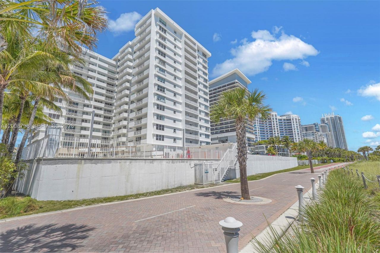 5825 Collins Ave , Unit 2E, Miami Beach, FL 33140 Photo