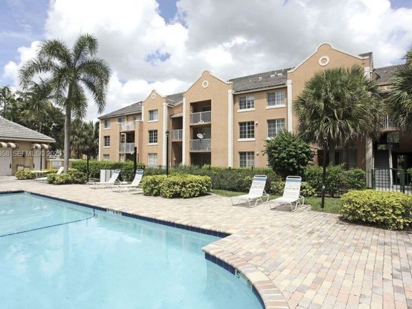 711 SW 111th Way, Unit 202, Pembroke Pines, FL 33025