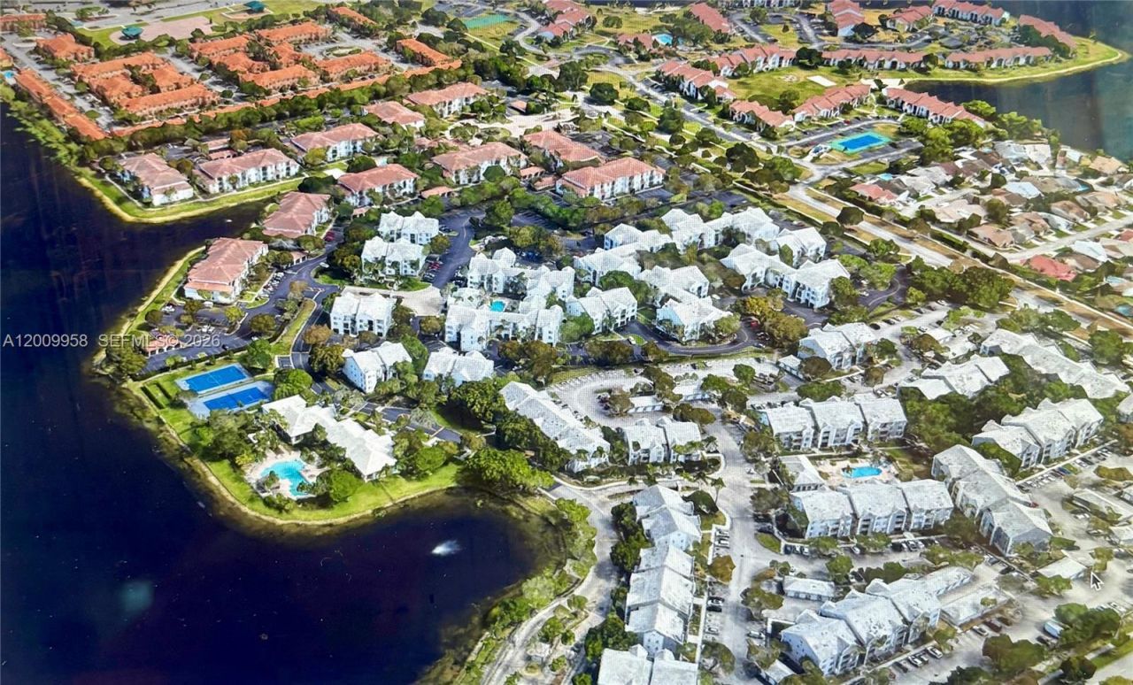 711 SW 111th Way, Unit 202, Pembroke Pines, FL 33025 Photo