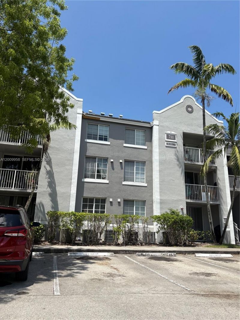 711 SW 111th Way, Unit 202, Pembroke Pines, FL 33025 Photo