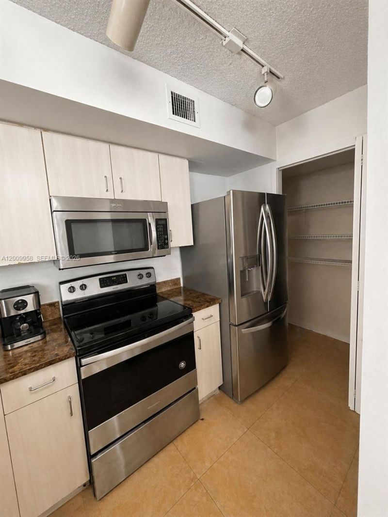 711 SW 111th Way, Unit 202, Pembroke Pines, FL 33025 Photo