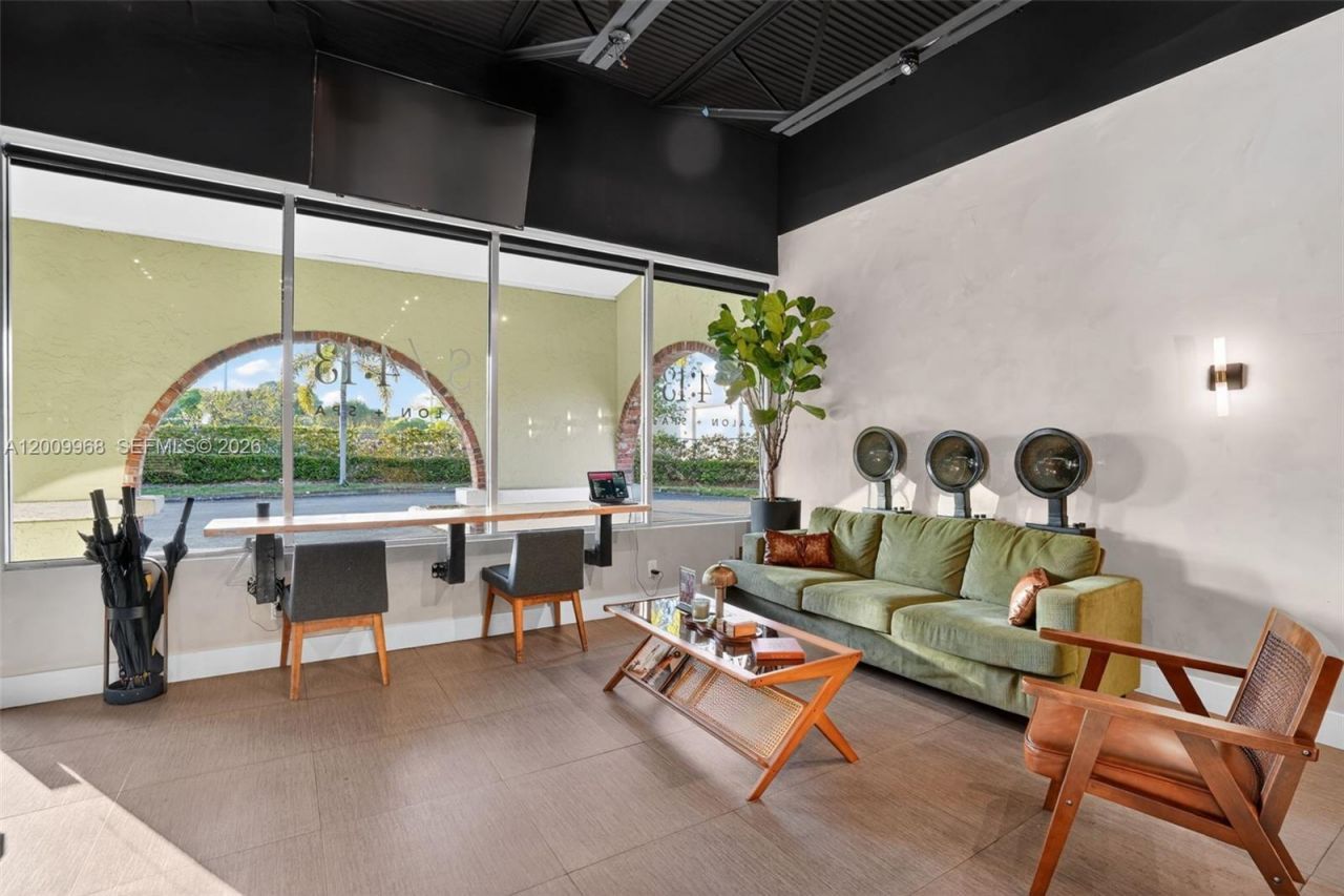 Turnkey Beauty Salon & Spa For Sale In Palmetto Ba, Palmetto Bay, FL 33157 Photo