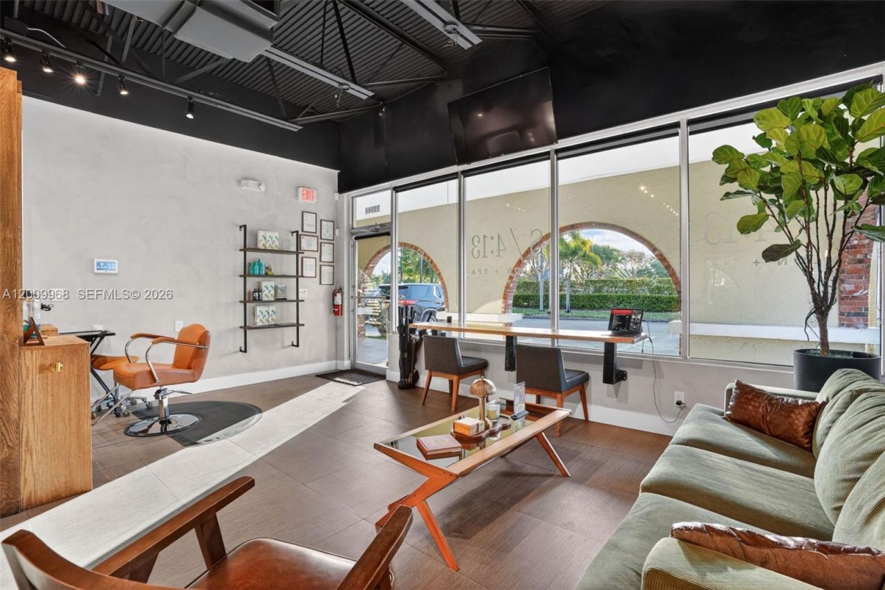 Turnkey Beauty Salon & Spa For Sale In Palmetto Ba, Palmetto Bay, FL 33157 Photo