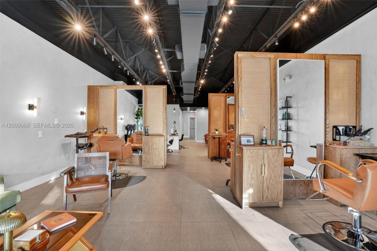 Turnkey Beauty Salon & Spa For Sale In Palmetto Ba, Palmetto Bay, FL 33157 Photo