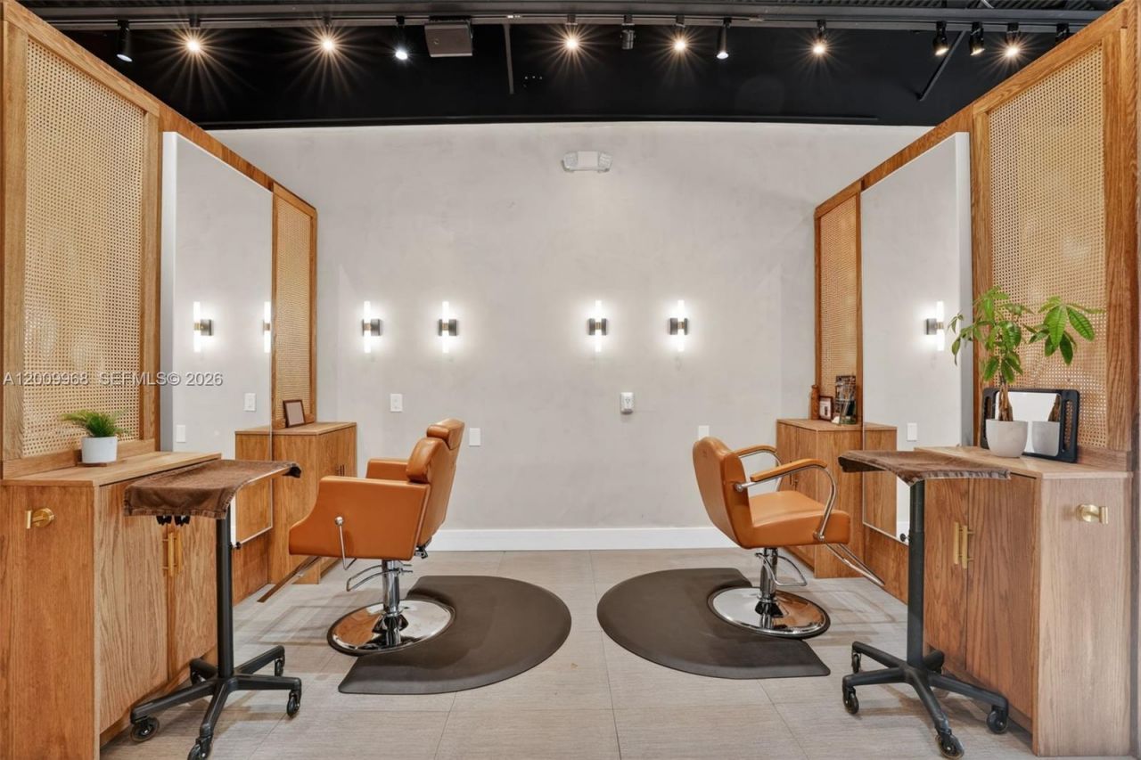 Turnkey Beauty Salon & Spa For Sale In Palmetto Ba, Palmetto Bay, FL 33157 Photo