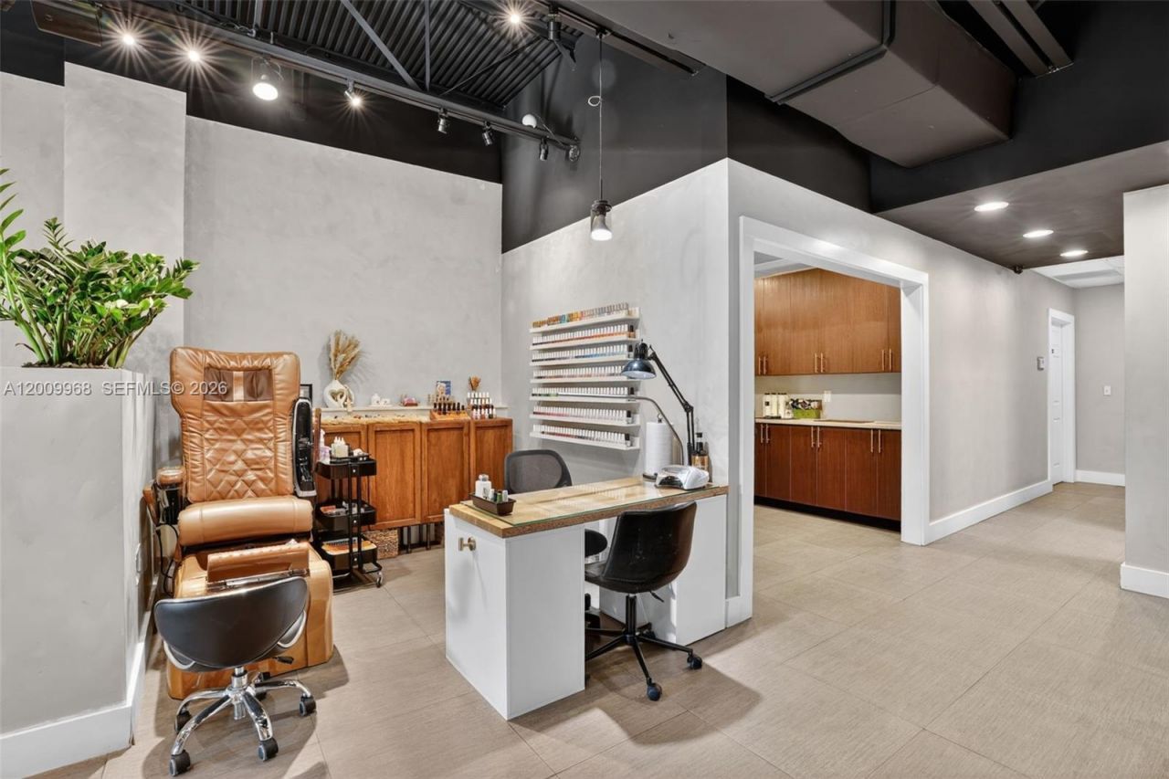 Turnkey Beauty Salon & Spa For Sale In Palmetto Ba, Palmetto Bay, FL 33157 Photo
