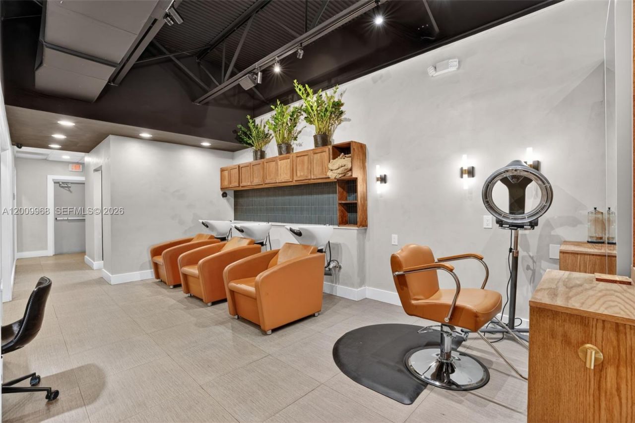Turnkey Beauty Salon & Spa For Sale In Palmetto Ba, Palmetto Bay, FL 33157 Photo