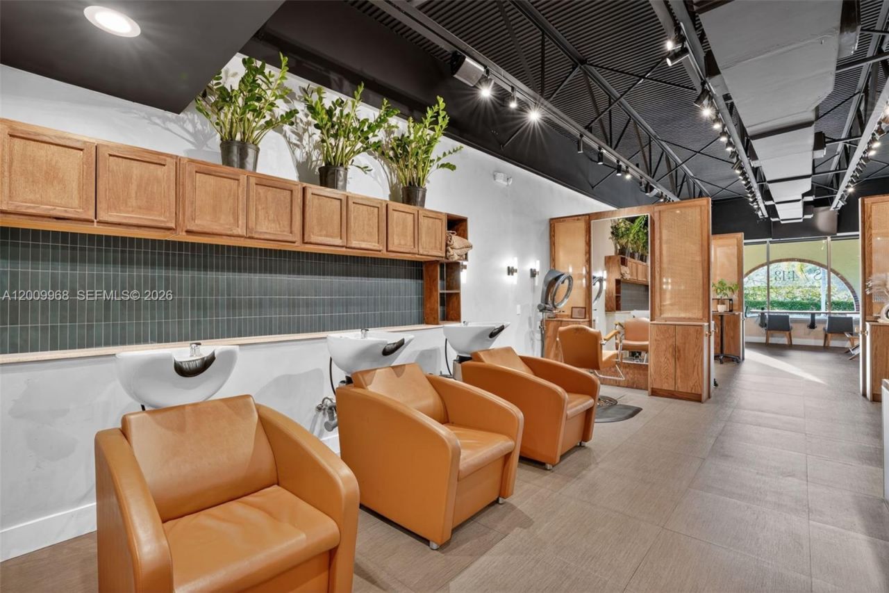 Turnkey Beauty Salon & Spa For Sale In Palmetto Ba, Palmetto Bay, FL 33157 Photo