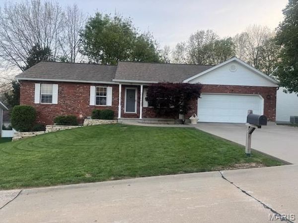 586 Monty View, Washington, MO 63090