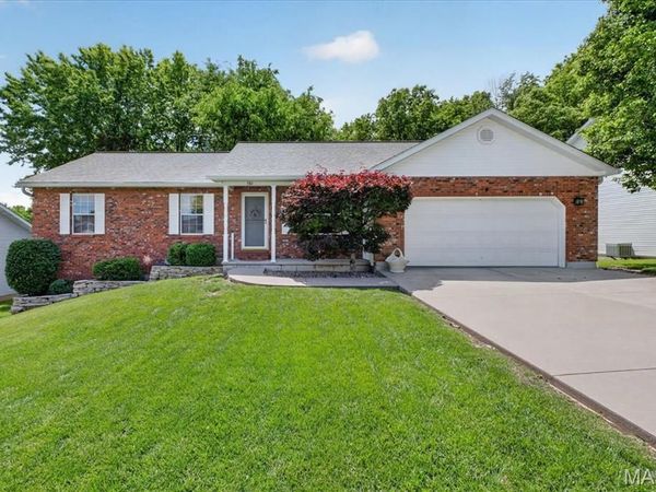 586 Monty View, Washington, MO 63090