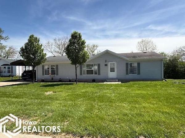 502 S Hosta Avenue, Mount Pleasant, IA 52641