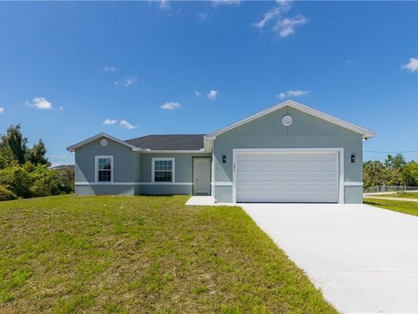 423 Yolanda ST , LEHIGH ACRES, FL 33972