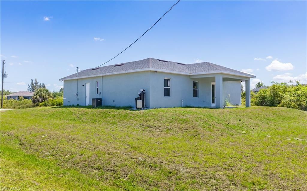 423 Yolanda St , Lehigh Acres, FL 33972 Photo