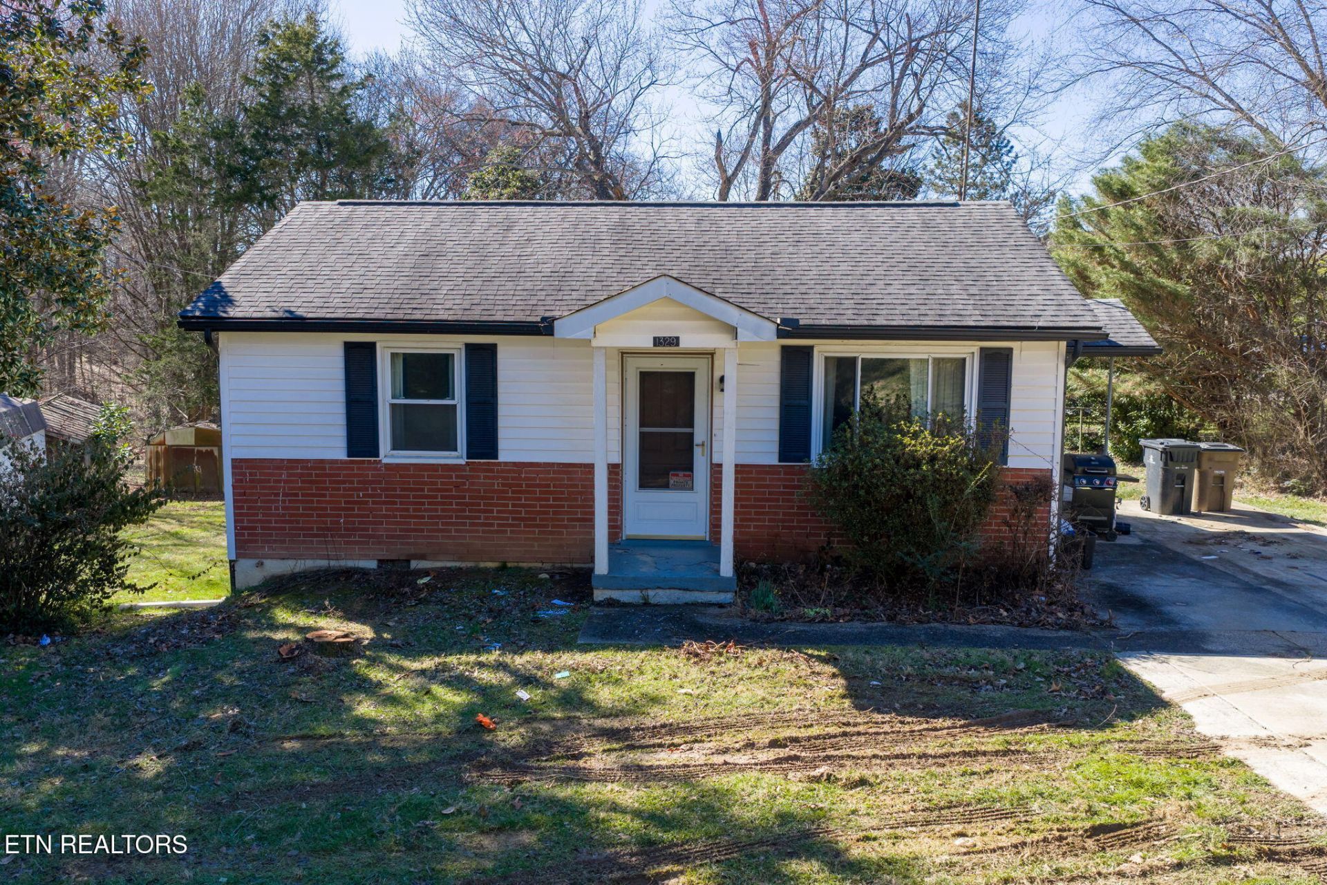 1329 Francis Rd, Knoxville, TN 37909 Main Photo
