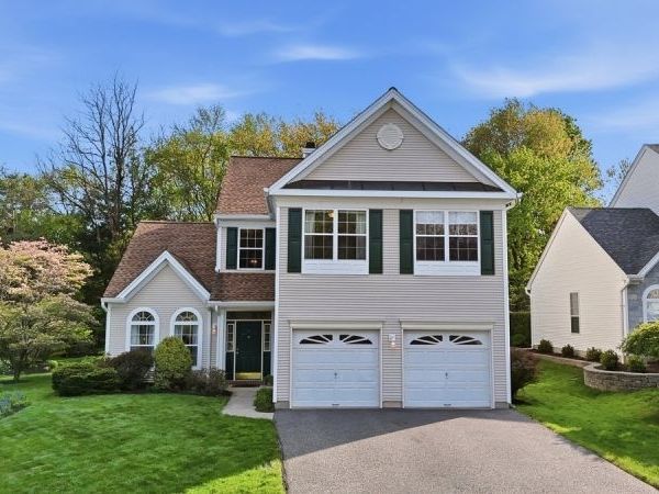 3 Bouwrey Pl, Readington, NJ 08889
