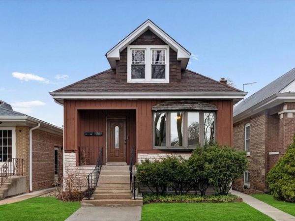 5042 W Winnemac Avenue , Chicago, IL 60630
