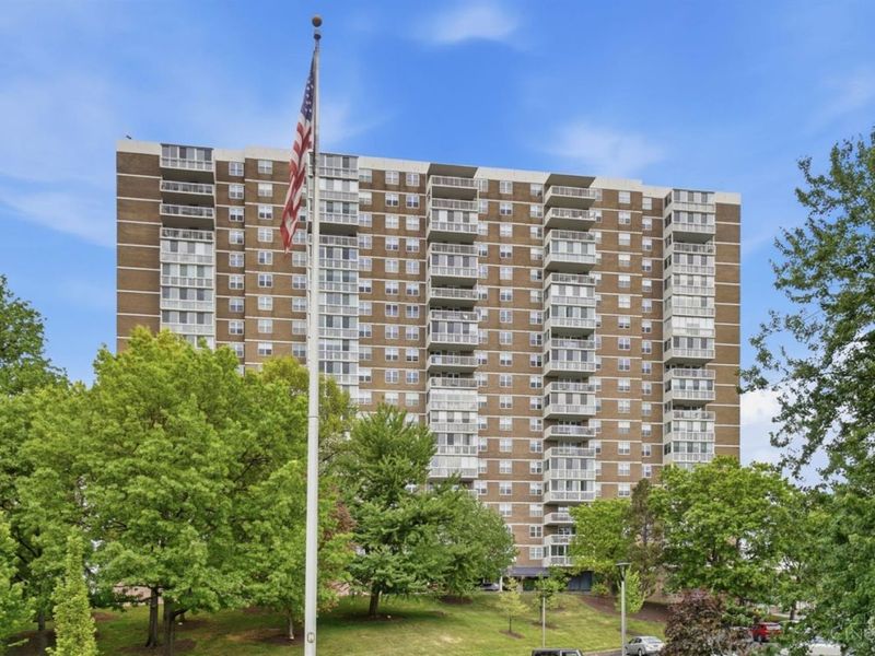 2444 Madison Road, Unit 408, Cincinnati, OH 45208 Photo 1