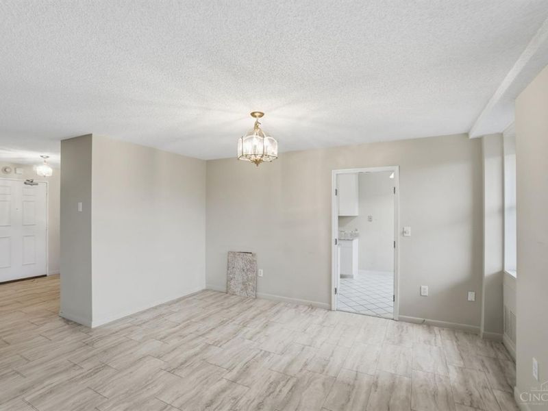 2444 Madison Road, Unit 408, Cincinnati, OH 45208 Photo 11