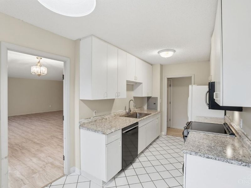 2444 Madison Road, Unit 408, Cincinnati, OH 45208 Photo 14