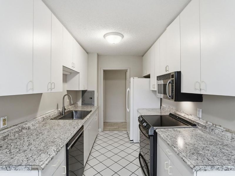 2444 Madison Road, Unit 408, Cincinnati, OH 45208 Photo 16