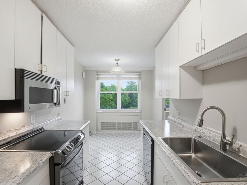 2444 Madison Road, Unit 408, Cincinnati, OH 45208 Photo 17