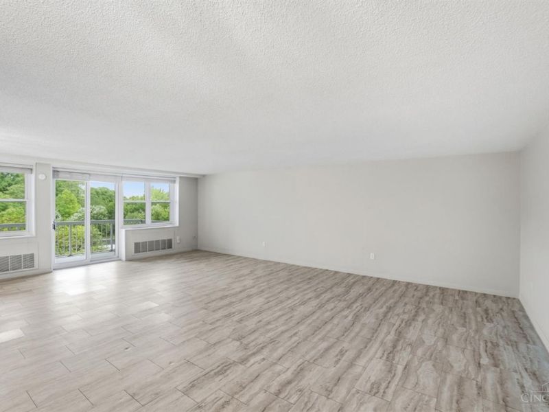 2444 Madison Road, Unit 408, Cincinnati, OH 45208 Photo 7