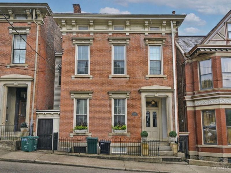 521 Liberty Hill, Cincinnati, OH 45202 Photo 1